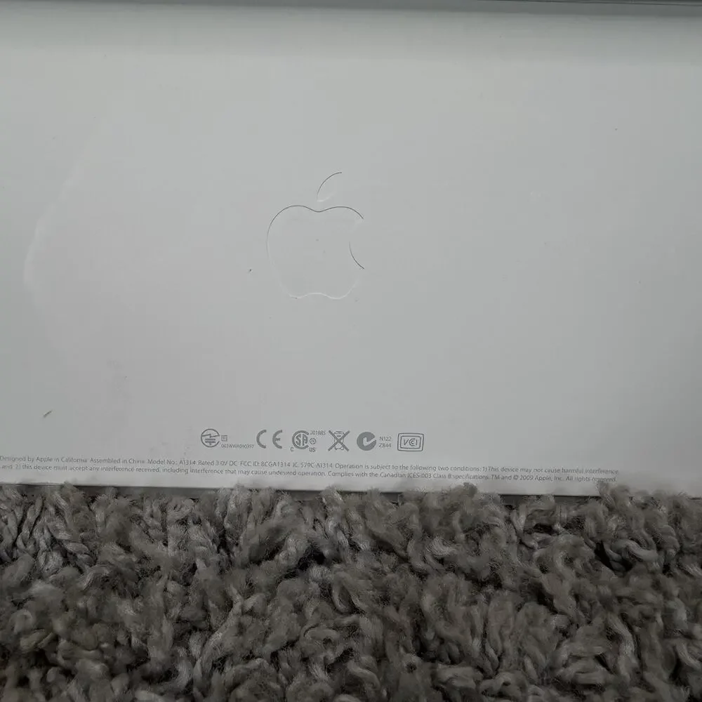 Apple Wireless Keyboard A1314 Bluetooth Aluminum Silver White Mac iPad Genuine